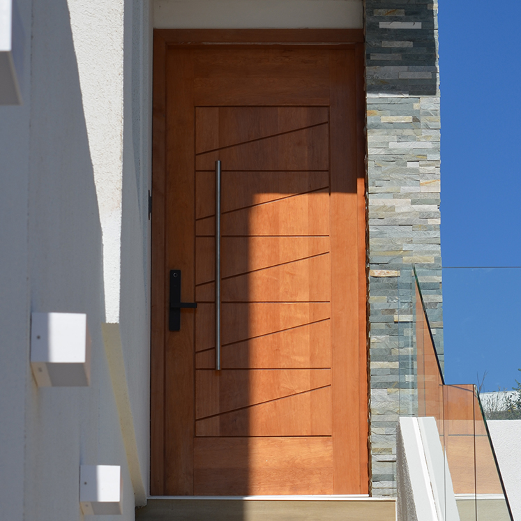 puerta-madera-nativa